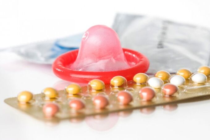 Kondómy a antikoncepčné tabletky zabránia neželanému tehotenstvu